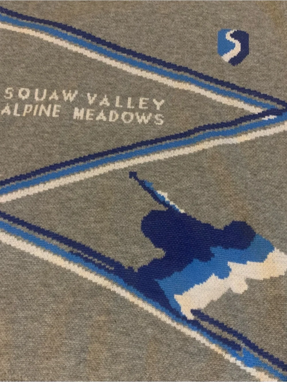 Cirque Squaw Valley Alpine Meadows Ski Sweater Mens XL Vintage Retro Skier Gray